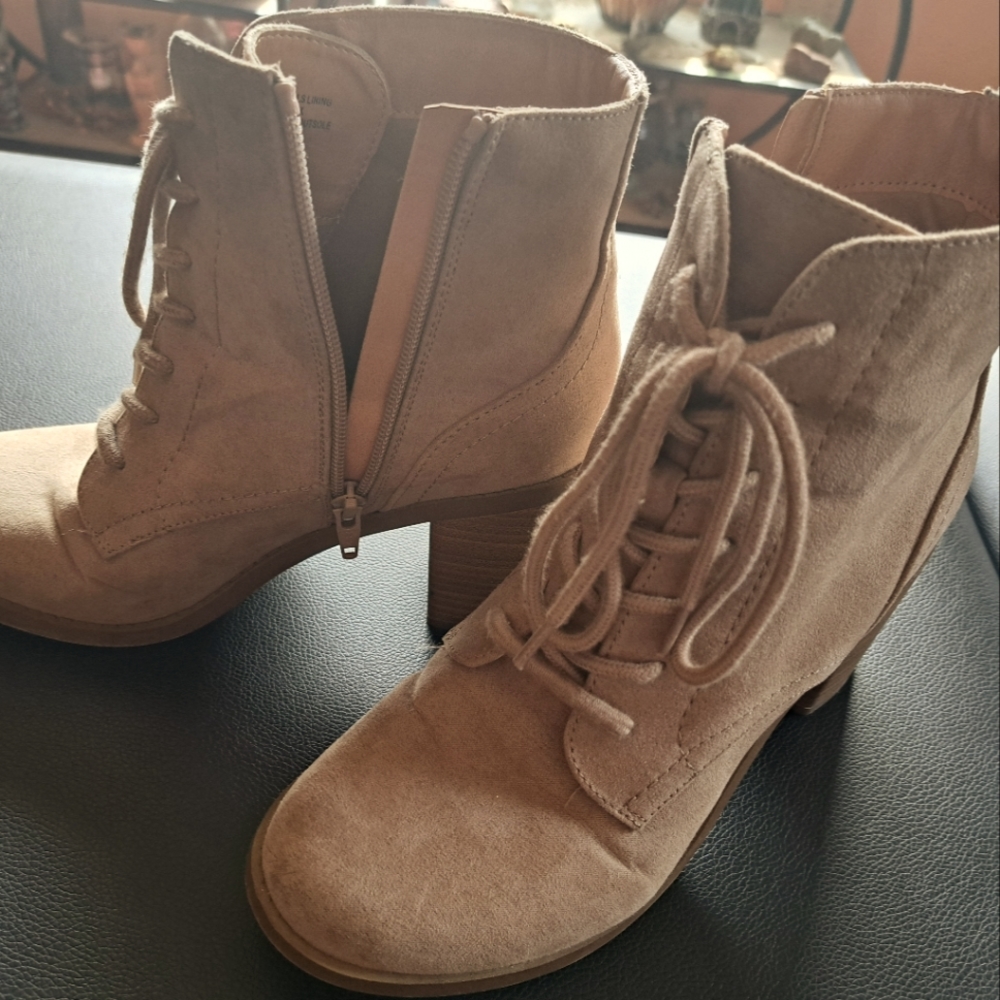 Universal Thread Tan Ankle Boots with Lace-Up Design